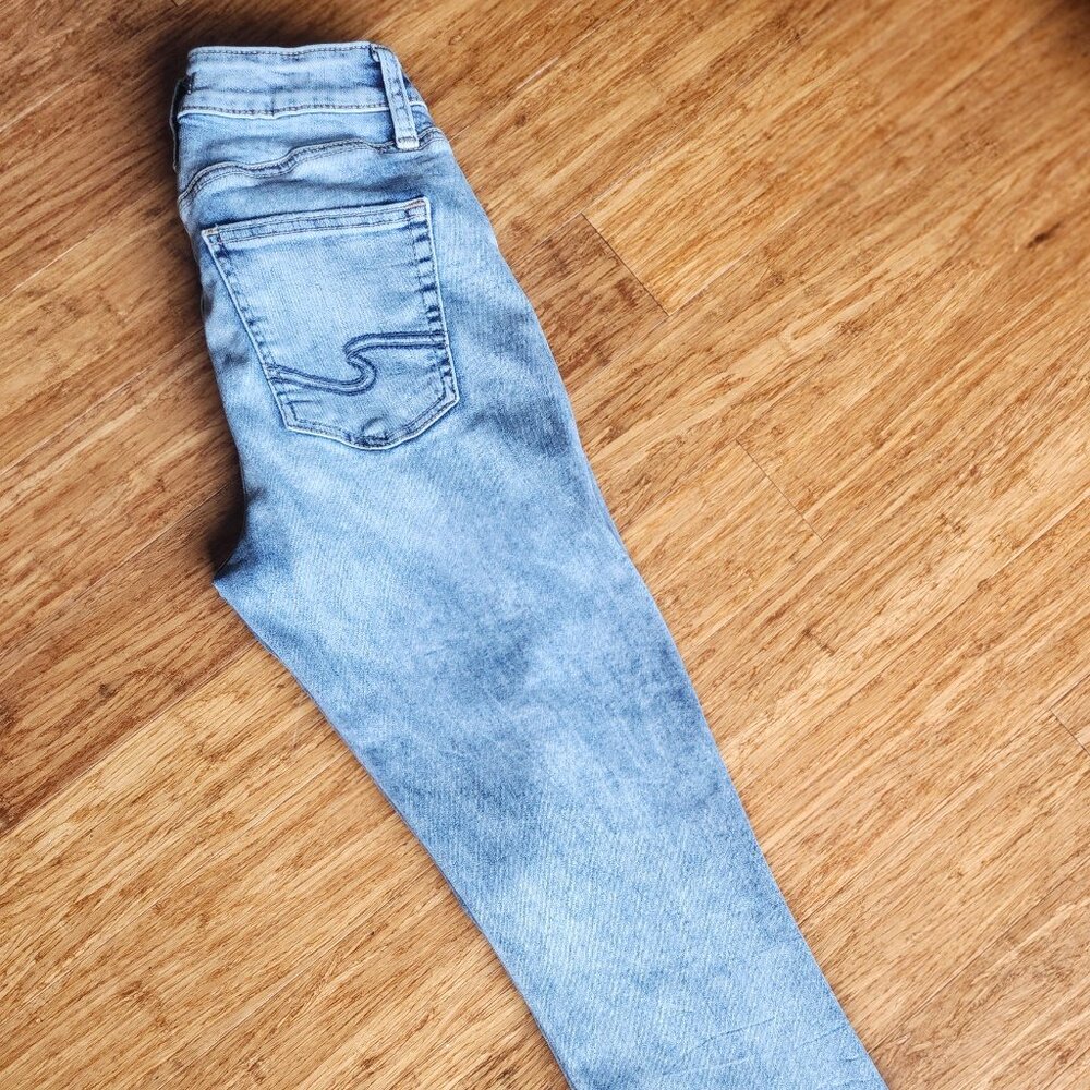 Silver Jeans Co. - image 3